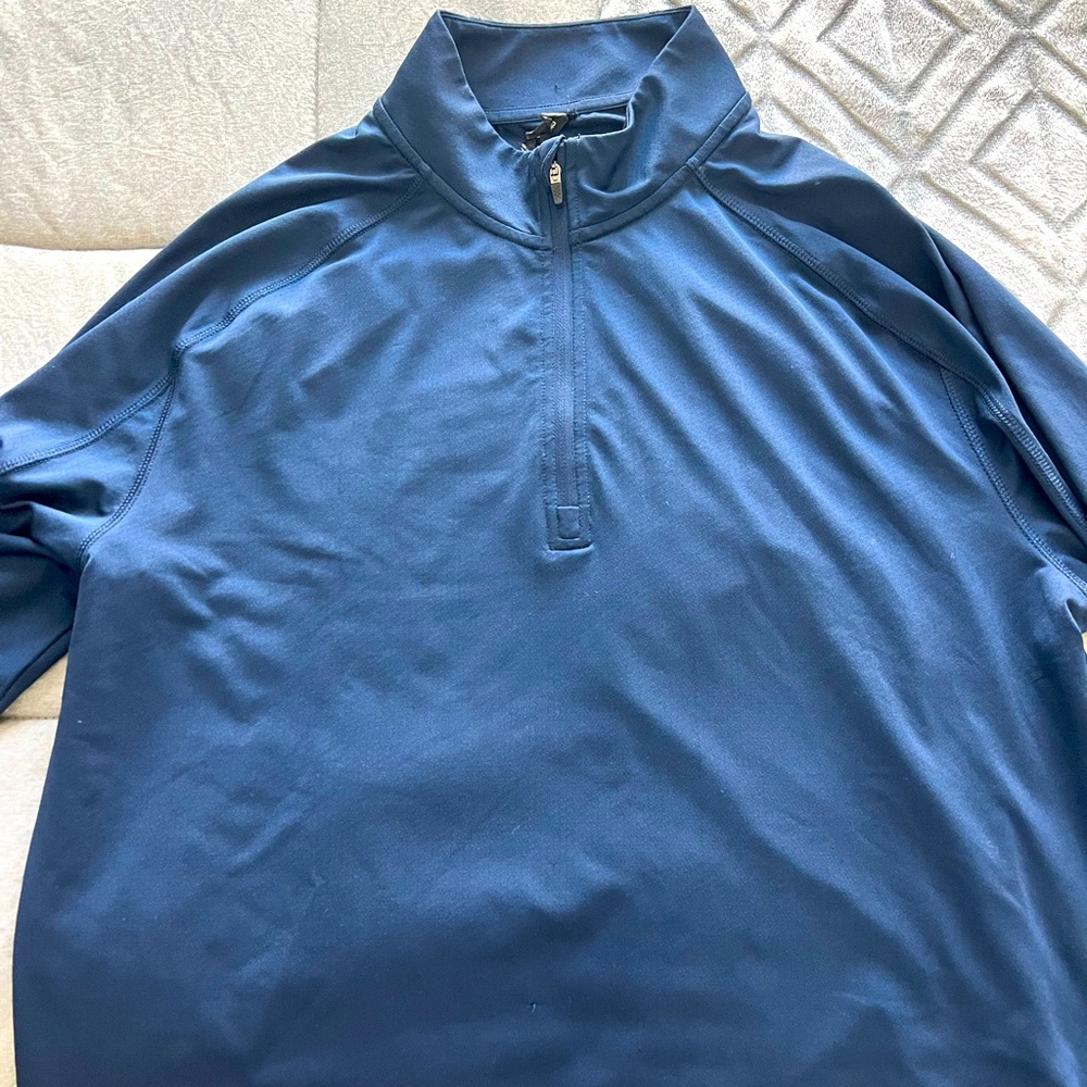 Rhone Mens 1/4 zip. Navy Blue. Size Large